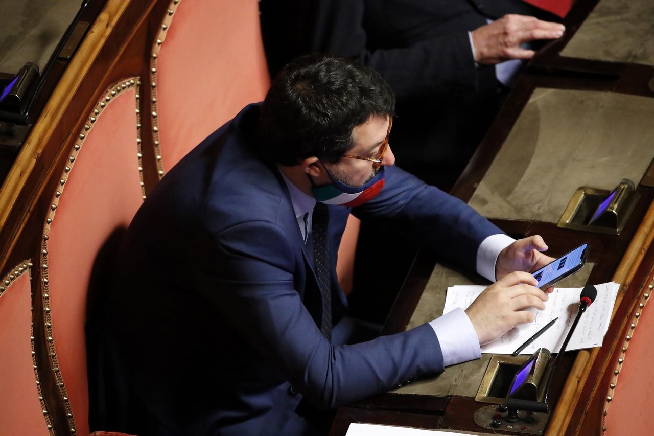 Salvini vuole riaprire dopo il 7 aprile, Draghi lo stronca