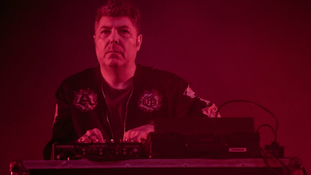 Claudio Coccoluto è morto, il dj aveva 59 anni: il ricordo di amici e colleghi
