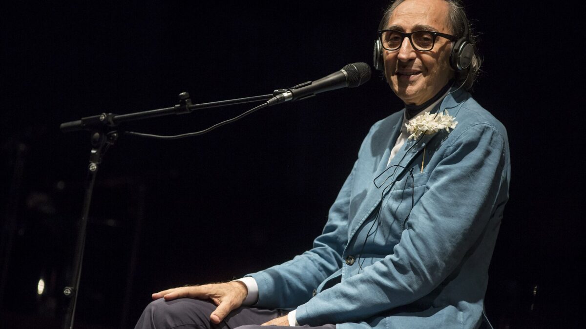 Centro di gravità permanente, Franco Battiato: la canzone dall’album “La voce del padrone”