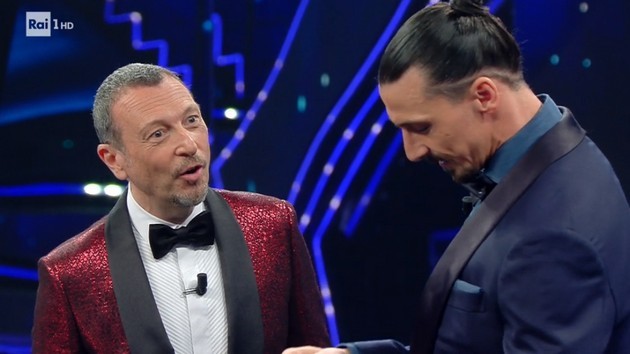 Sanremo 2021, Zlatan Ibrahimovic in ritardo per colpa di un incidente stradale (video)