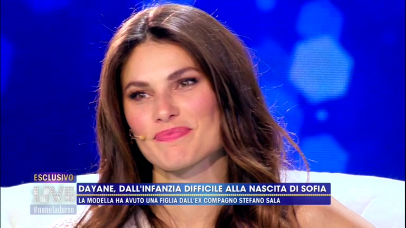 Live non è la d’Urso, Dayane Mello contro Franco Oppini. Su Rosalinda “Non mi ha mai fatto mai capire cosa volesse”