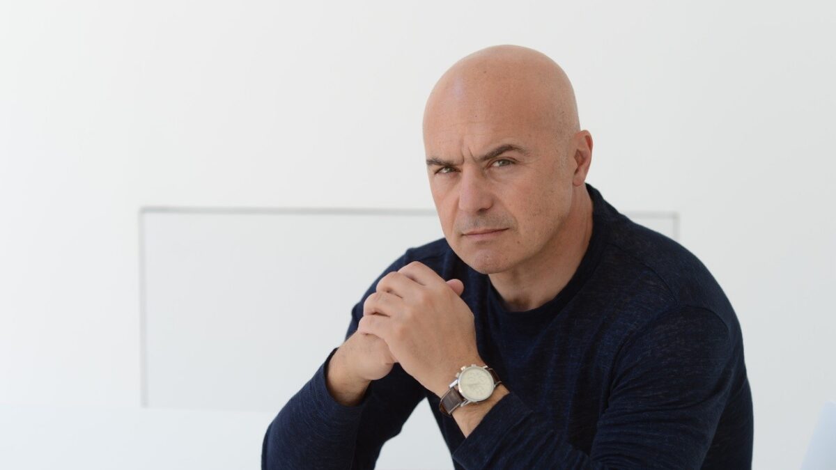 Sky ha svelato il cast de Il Re, la nuova serie tv con Luca Zingaretti