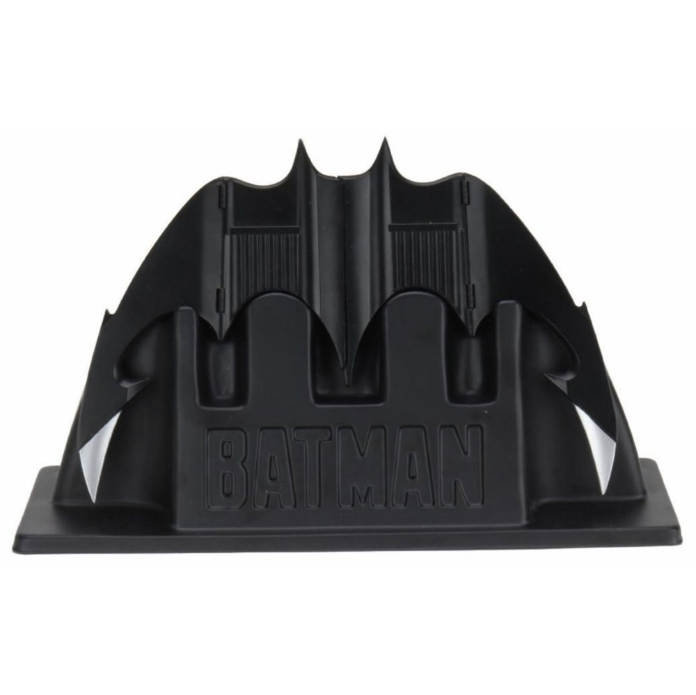 Batman: nuova replica NECA del Batarang del film di Tim Burton