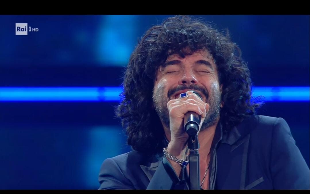 Sanremo 2021, Francesco Renga canta due volte “Quando trovo te” per problemi tecnici