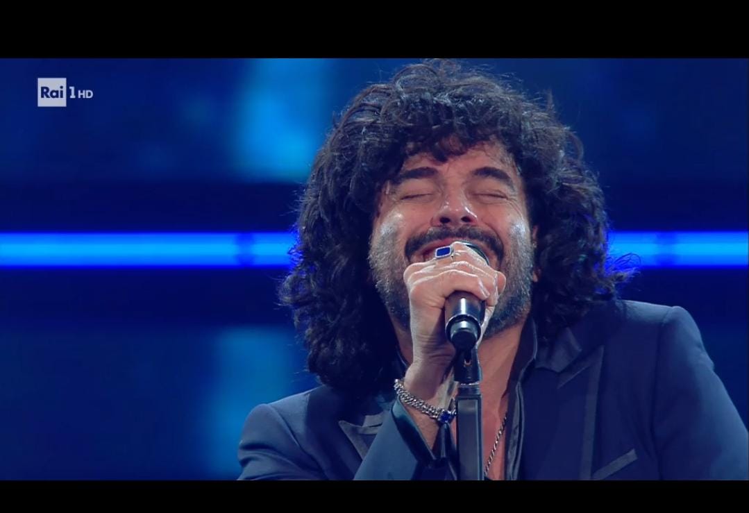 Sanremo 2021, Francesco Renga canta due volte “Quando trovo te” per problemi tecnici