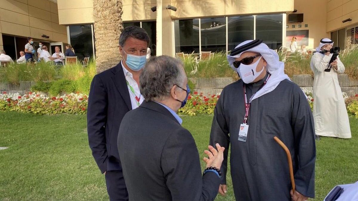 Renzi in Bahrain per il GP di Formula 1: nuova polemica