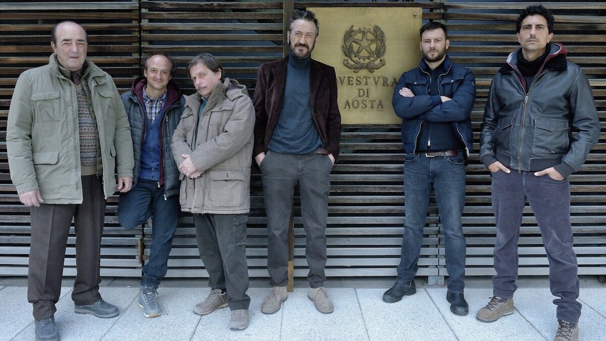 Marco Giallini ormai è Rocco Schiavone: e la serie non tradisce mai le sue origini