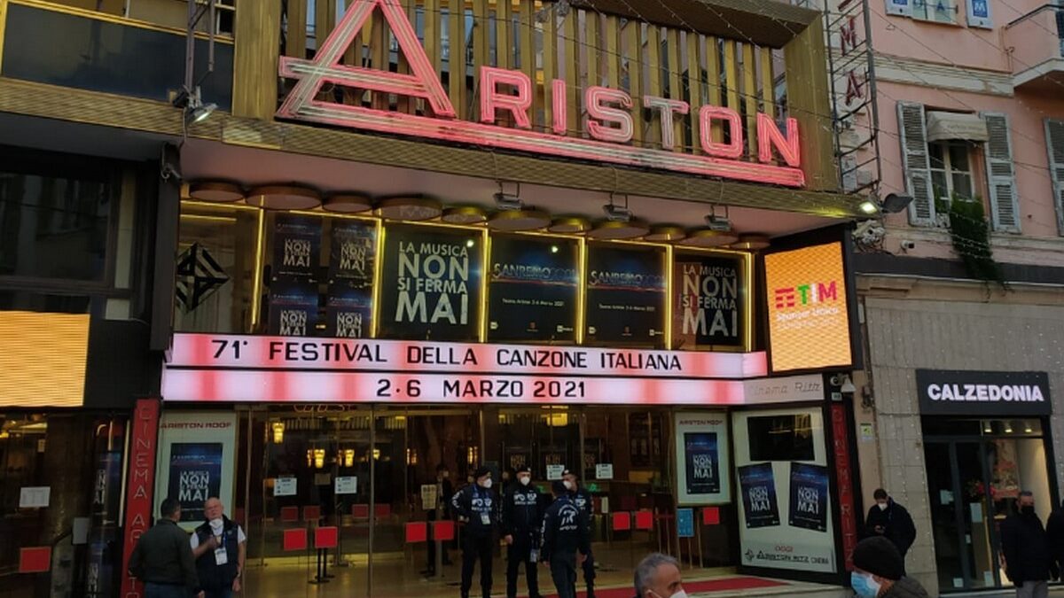 Sanremo 2021, le prove dei Big tra applausi finti, pattinatrici e tacchi a spillo