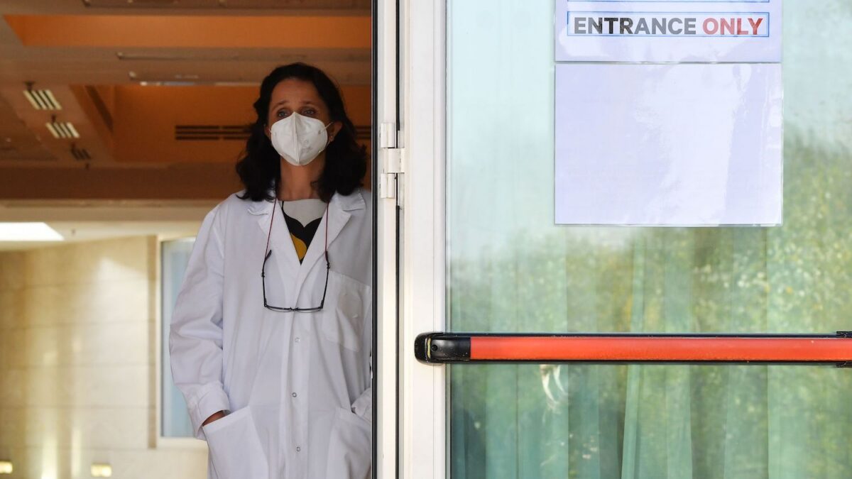 Coronavirus in Italia, il bollettino di oggi 6 aprile: 7.767 nuovi casi e 421 morti