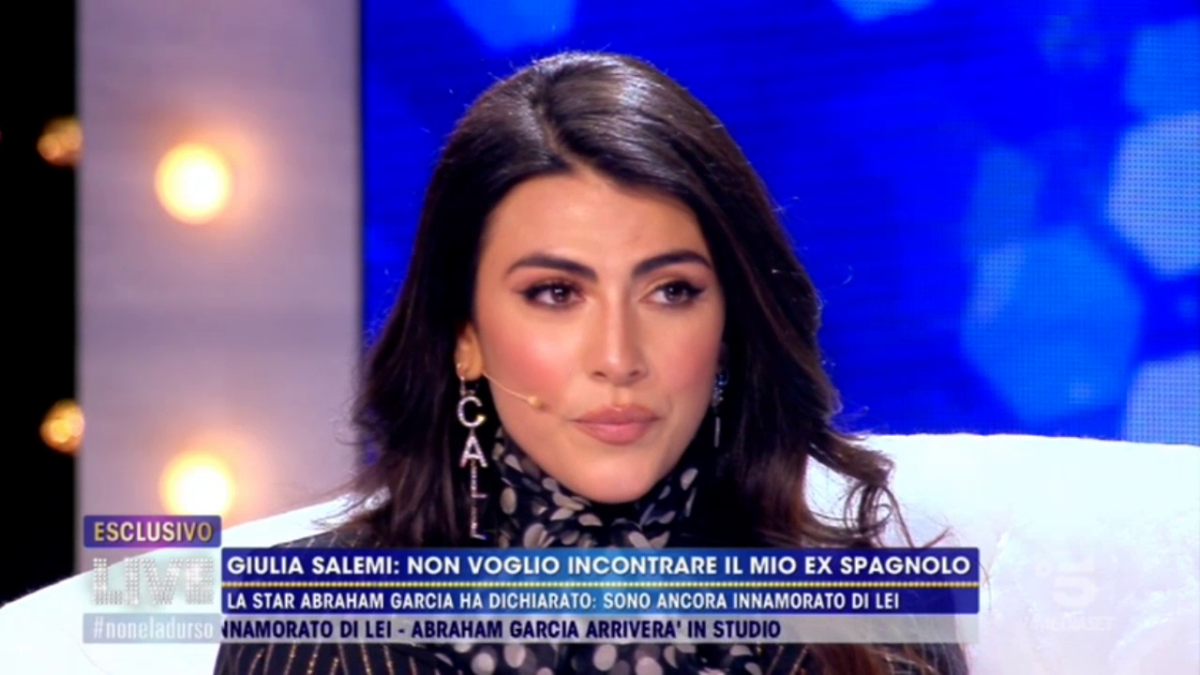 Live non è la d’Urso, Giulia Salemi non vuole vedere l’ex Abraham in studio: “Voglio rispettare Pierpaolo”