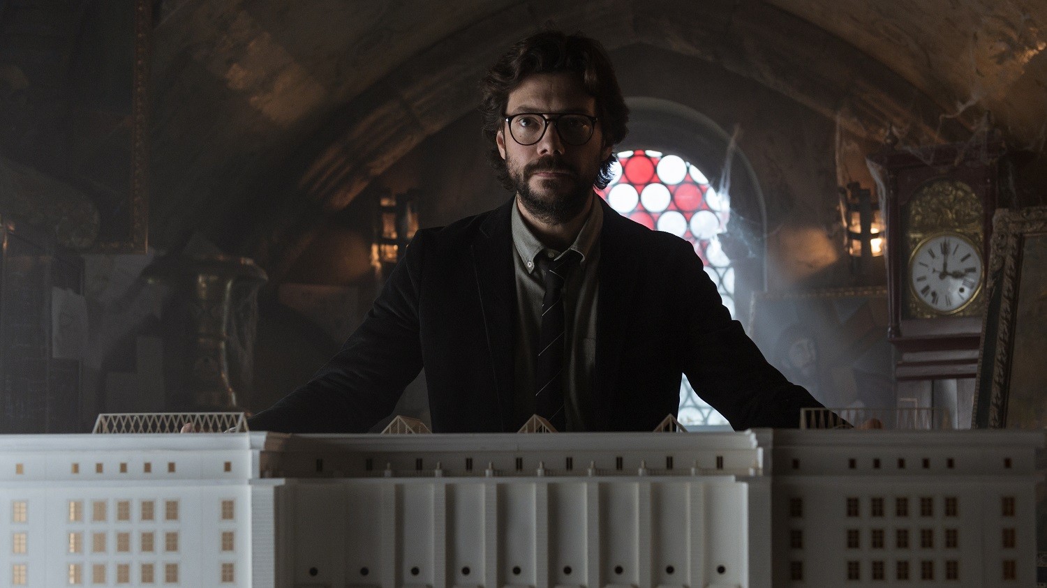 Alvaro Morte, il professore de La Casa di Carta, passa ad Amazon per la serie tv Boundless