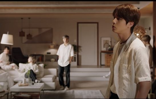 Film out, BTS: traduzione e testo della canzone (video)