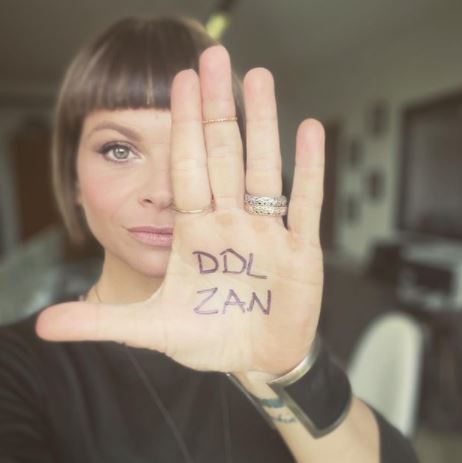 Ddl Zan, l’appello e il sostegno dei cantanti per l’approvazione della legge #DiamociUnaMano