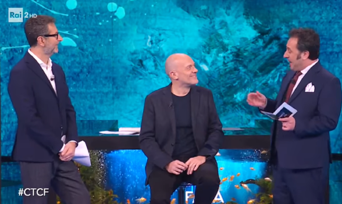 Max Pezzali: “Ho avuto una cotta per la modella Padma Lakshmi, ma ha sposato Salman Rushdie”