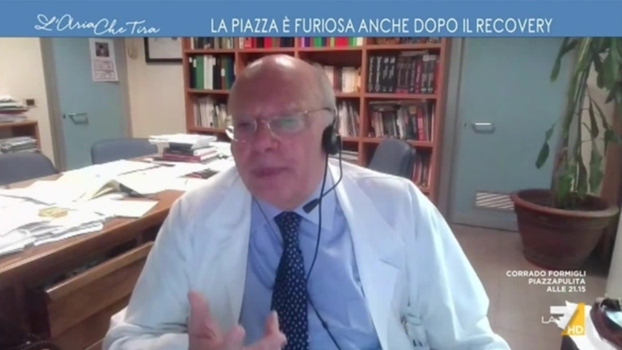 Massimo Galli: “Non posso passare tutto questo tempo al telefono e in tv”. Ma l’infettivologo è sempre in video