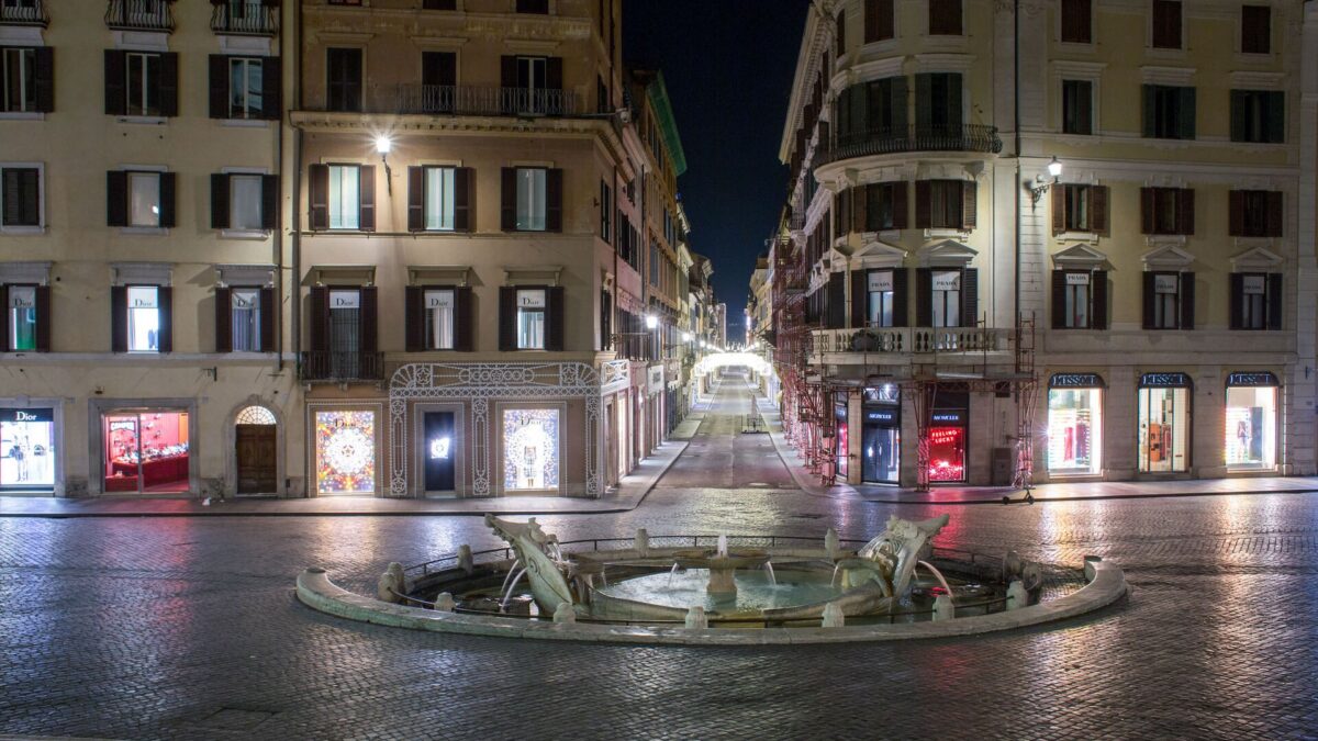Il coprifuoco rimane fino alle 22. E la maggioranza si divide