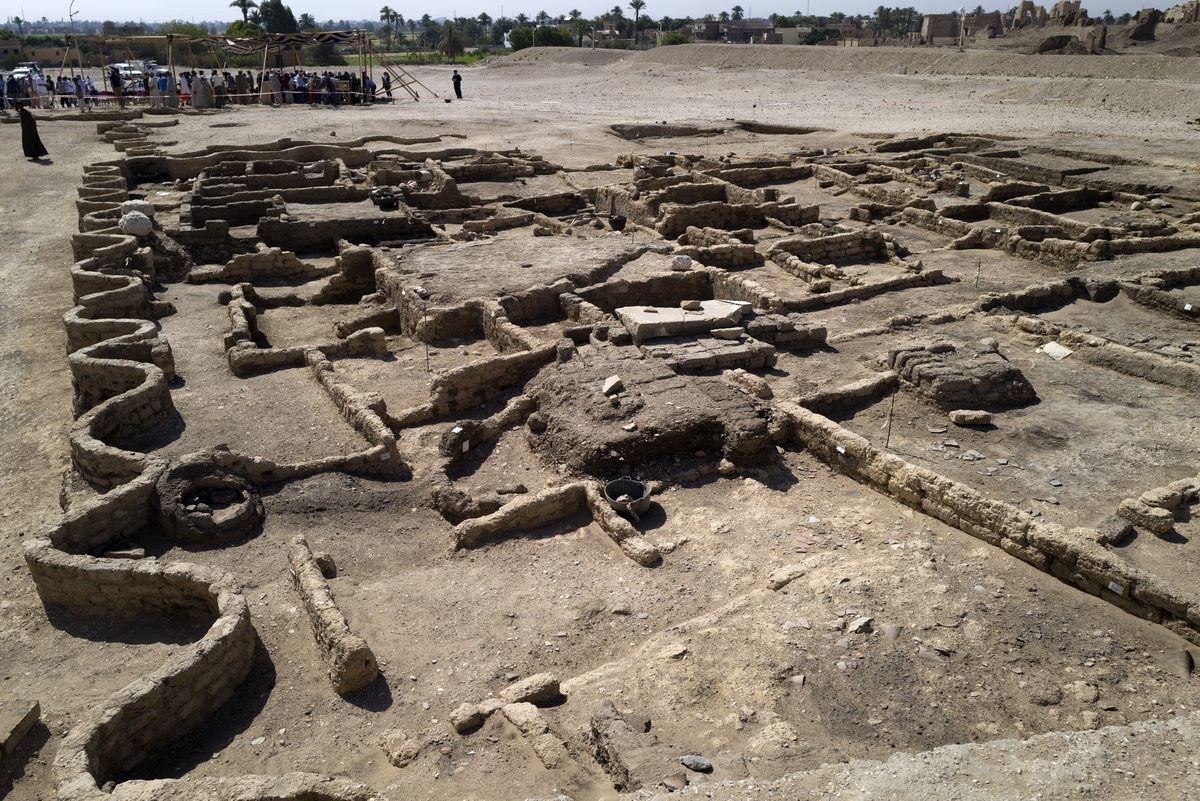 Egitto: scoperta “città d’oro perduta” di 3mila anni fa