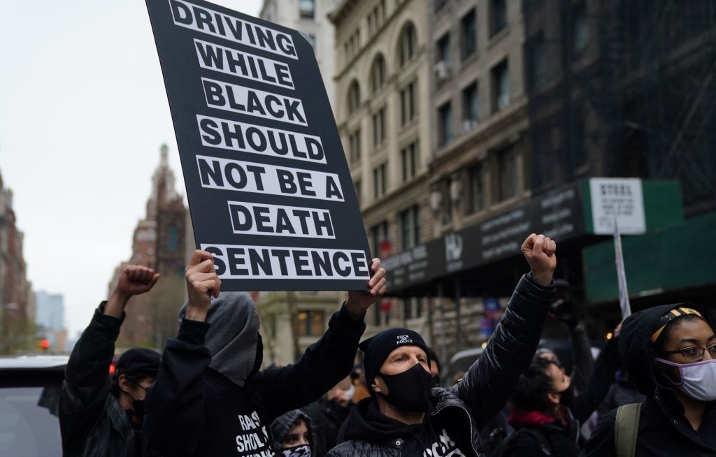 Usa, polizia uccide un afroamericano. Feroci proteste a Minneapolis