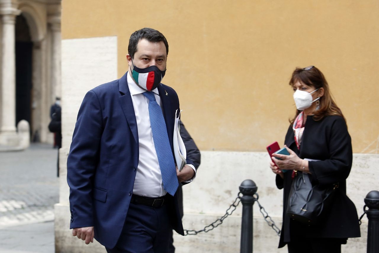 Salvini: isolato nel governo si rifugia nel populismo europeo
