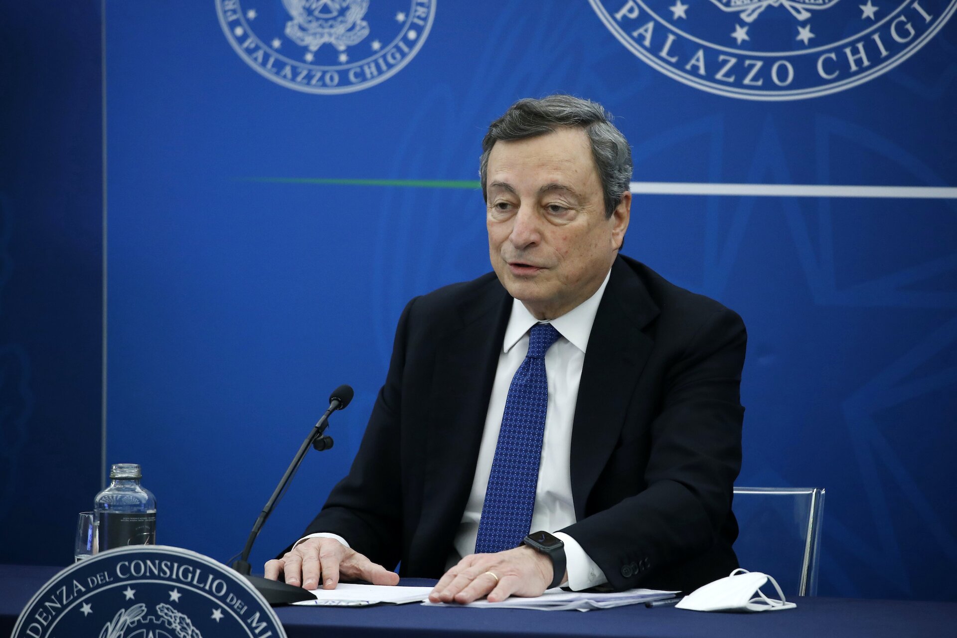 Cosa ha detto Draghi su vaccini e riaperture