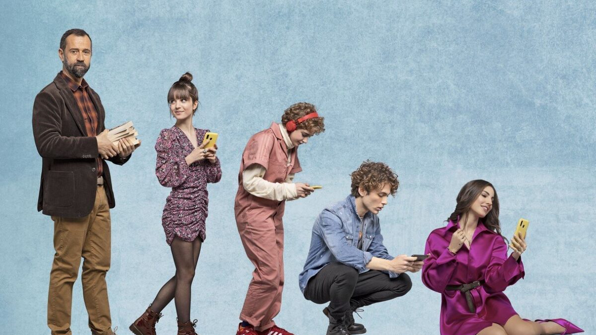Genitori vs Influencer: dal 4 aprile su Sky Cinema la commedia con Fabio Volo e Giulia De Lellis