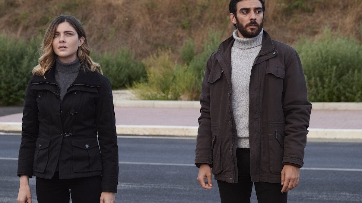 Eugenio Mastrandrea da La Fuggitiva su Rai 1 a From Scratch con Zoe Saldana su Netflix