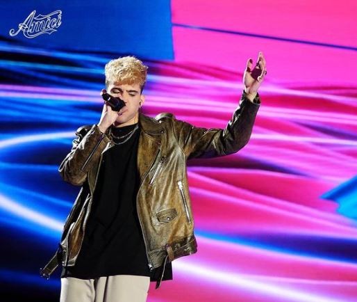 Aka 7even finalista ad Amici 2021: Mi manchi, Loca, i brani, ecco chi è il cantante