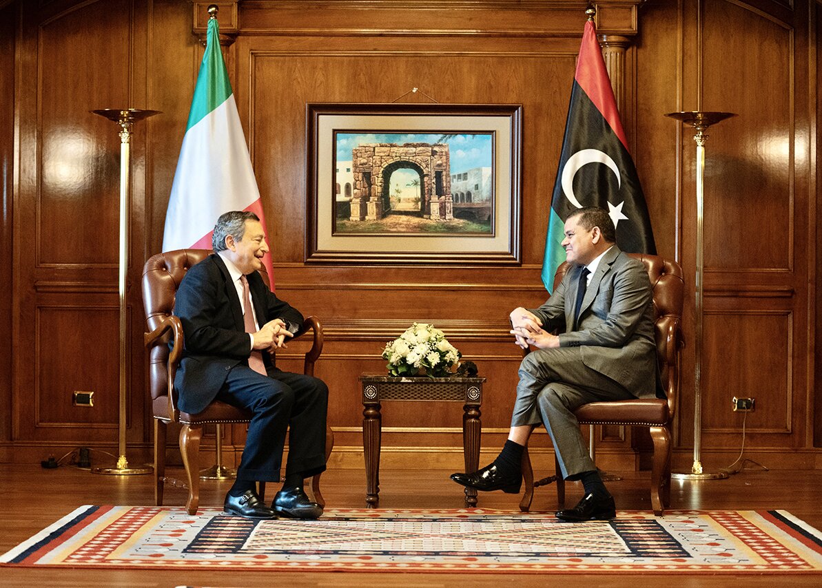 Draghi e Di Maio in visita in Libia: “Dobbiamo ricostruire l’amicizia tra i due Paesi”