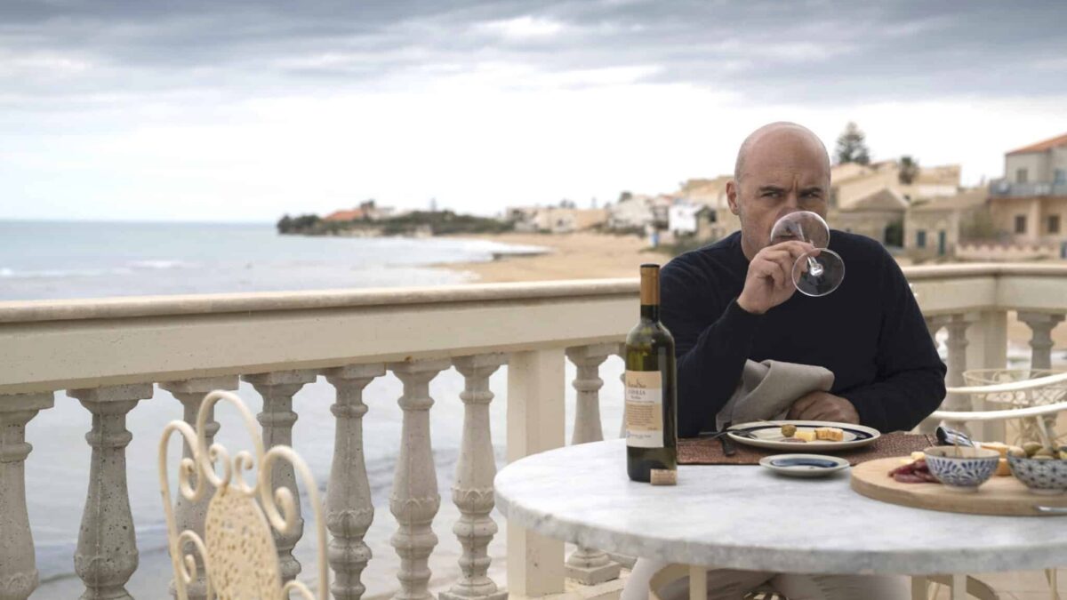 Ascolti tv mercoledì 8 novembre 2023: Il commissario Montalbano a 3 mln (18%), Chi l’ha visto? a 1,9 mln (12%)