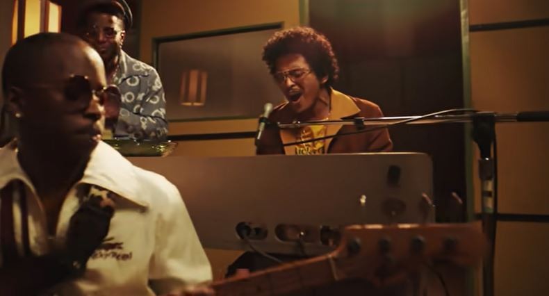 Leave the door open, Silk Sonic: testo, traduzione e video della canzone