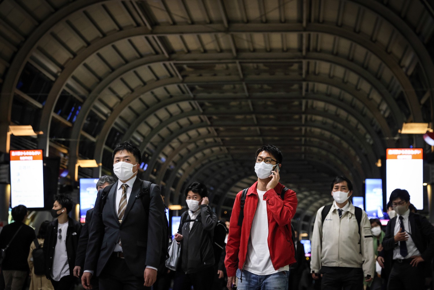 Cosa sappiamo della variante giapponese del virus SARS-CoV-2?