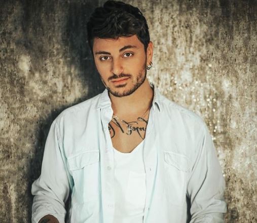 Rimani, Virginio: ascolta il nuovo singolo, un canto alla libertà (testo e significato)