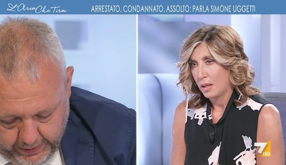 L’ex sindaco di Lodi Uggetti va in tv e si commuove: “Volevano che mi dimettessi in carcere”