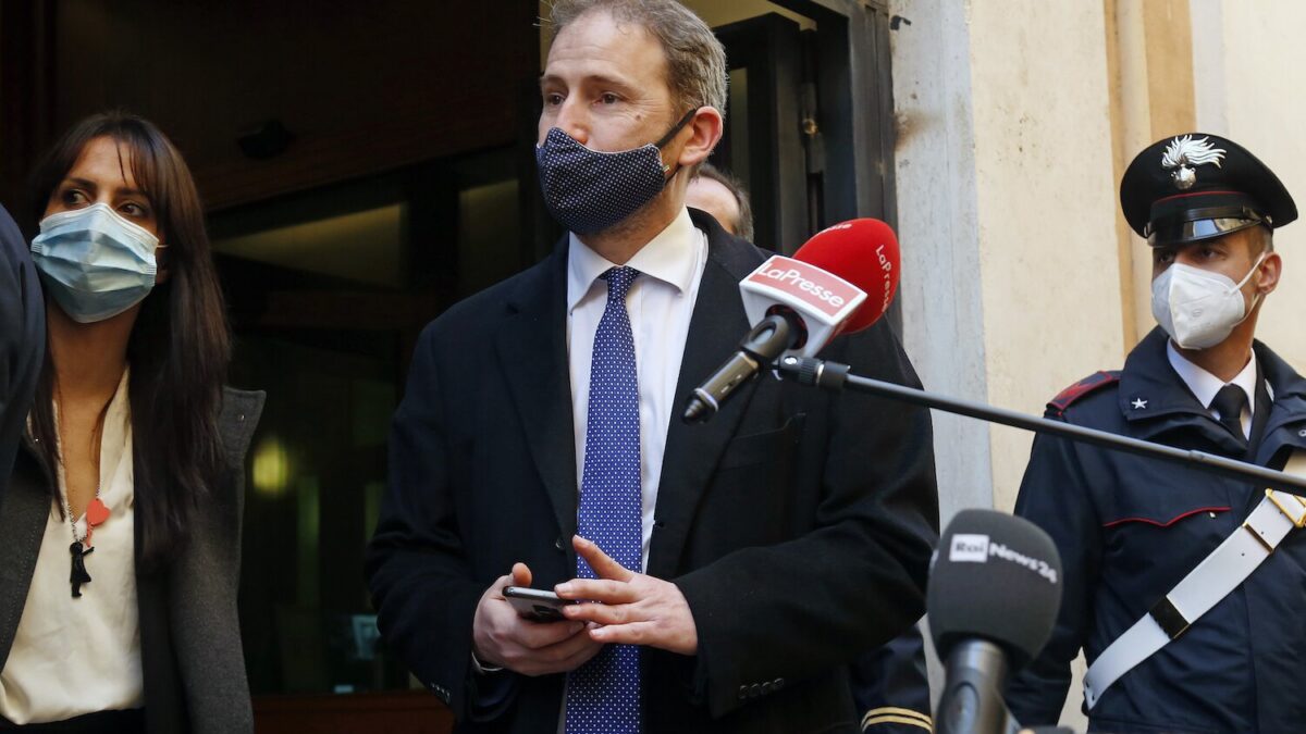 Lo scontro tra Casaleggio e Conte si fa più acceso: “Non si può fermare il Movimento”