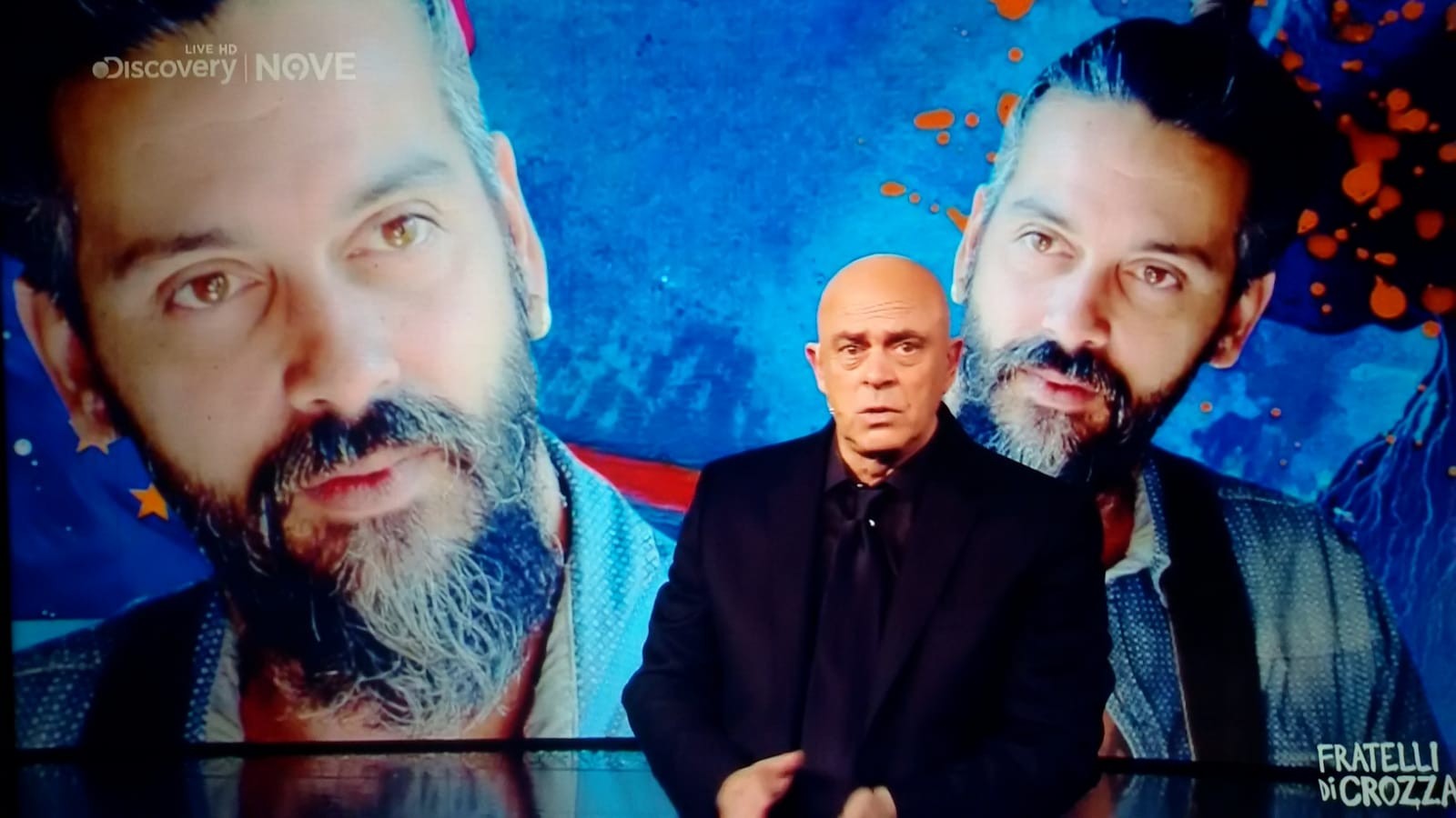 Crozza e l’affondo contro Propaganda Live: “Il chitarrista pagava la sua dipendente in nero”