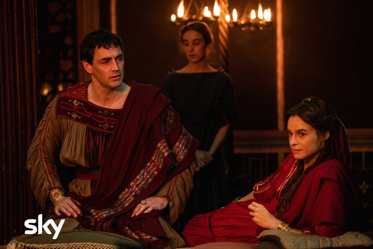 Domina, la trama degli otto episodi da oggi disponibili su Sky e Now