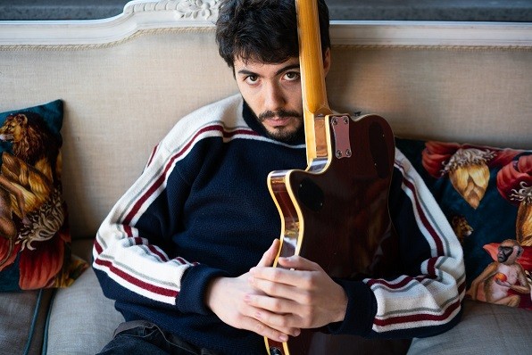 Tattica, Fulminacci: testo e video ufficiale del nuovo singolo dall’album “Tante care cose”