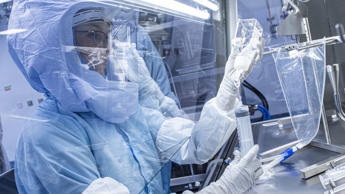 Covid creato in laboratorio? La nuova tesi di due scienziati