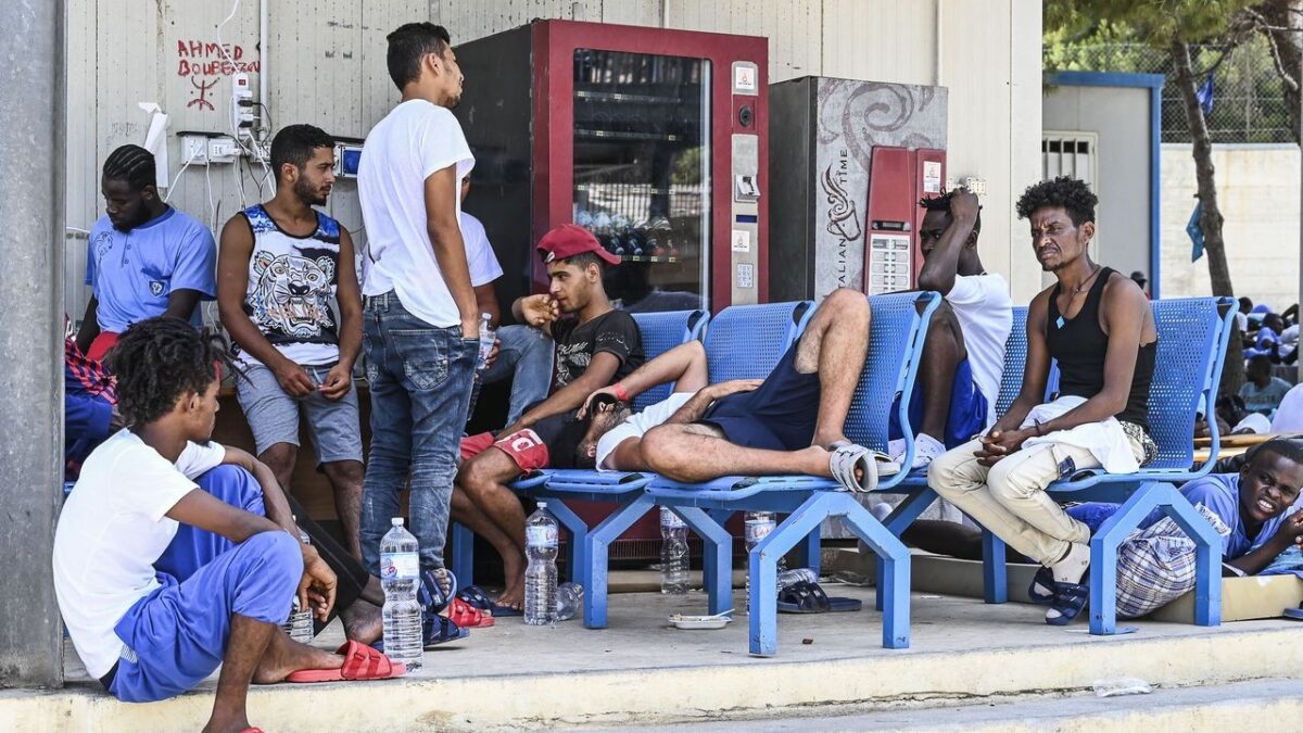 Perché sono aumentati gli sbarchi di migranti
