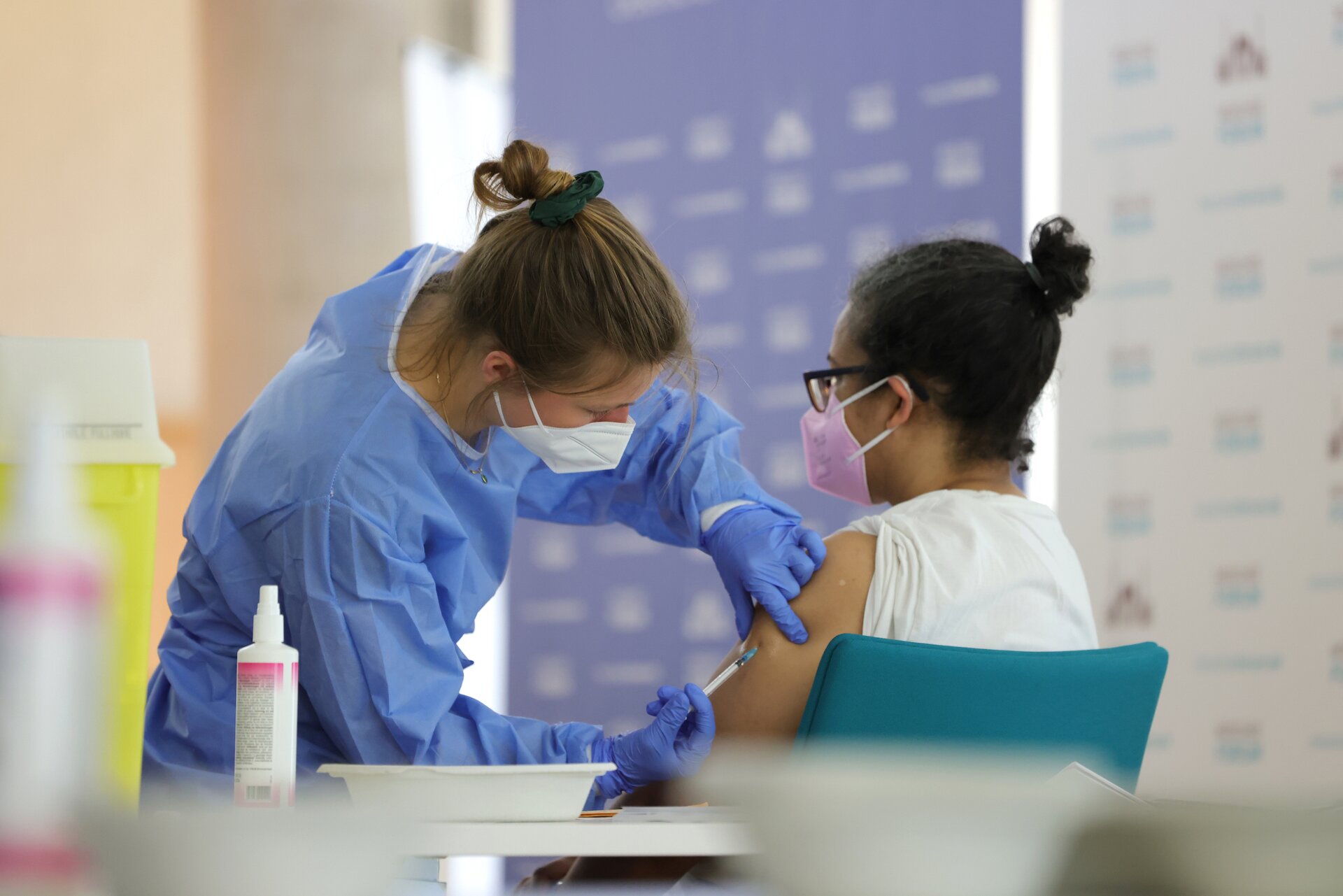 Germania, tutti vogliono AstraZeneca. Ma che succede nella Ue?