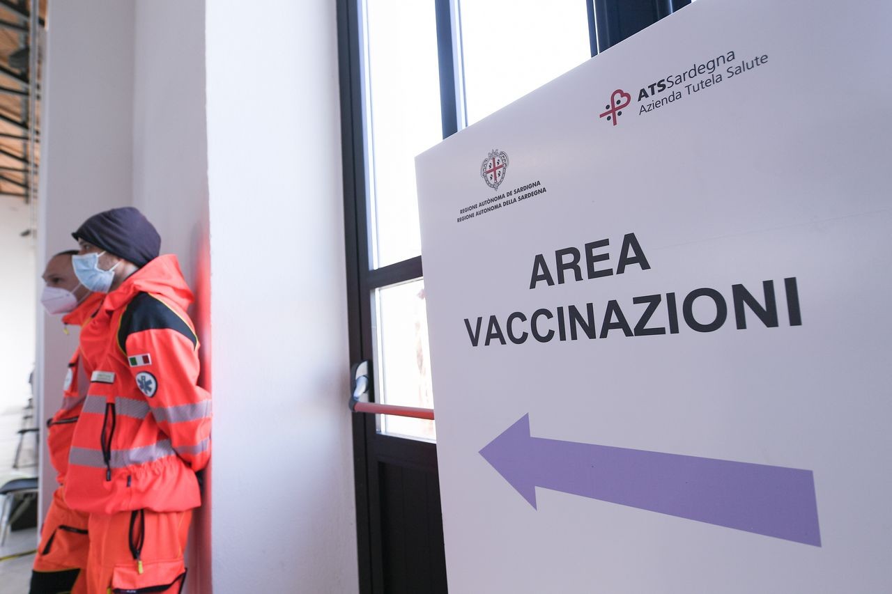 Vaccinazioni in vacanza? La proposta alternativa di Sileri