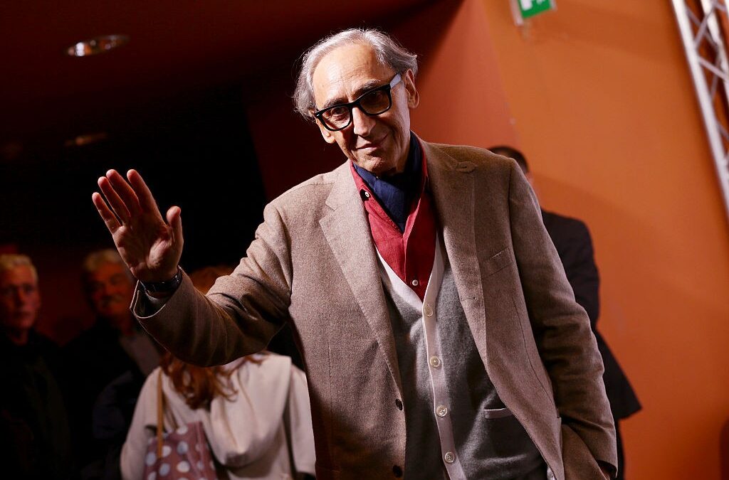 Franco Battiato, l’addio e il ricordo di amici, colleghi e cantanti: da Vasco Rossi a Laura Pausini