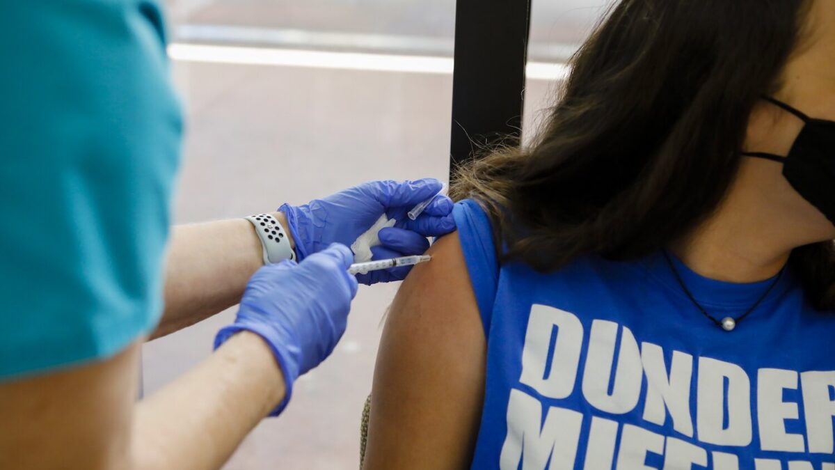 Vaccini, dal 3 giugno aperte le prenotazioni per tutti