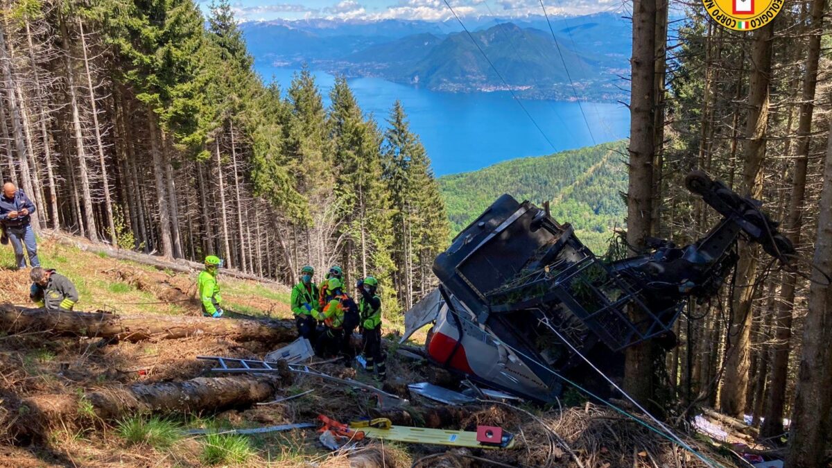 Strage funivia, tre fermati. Pm: “Freno manomesso”