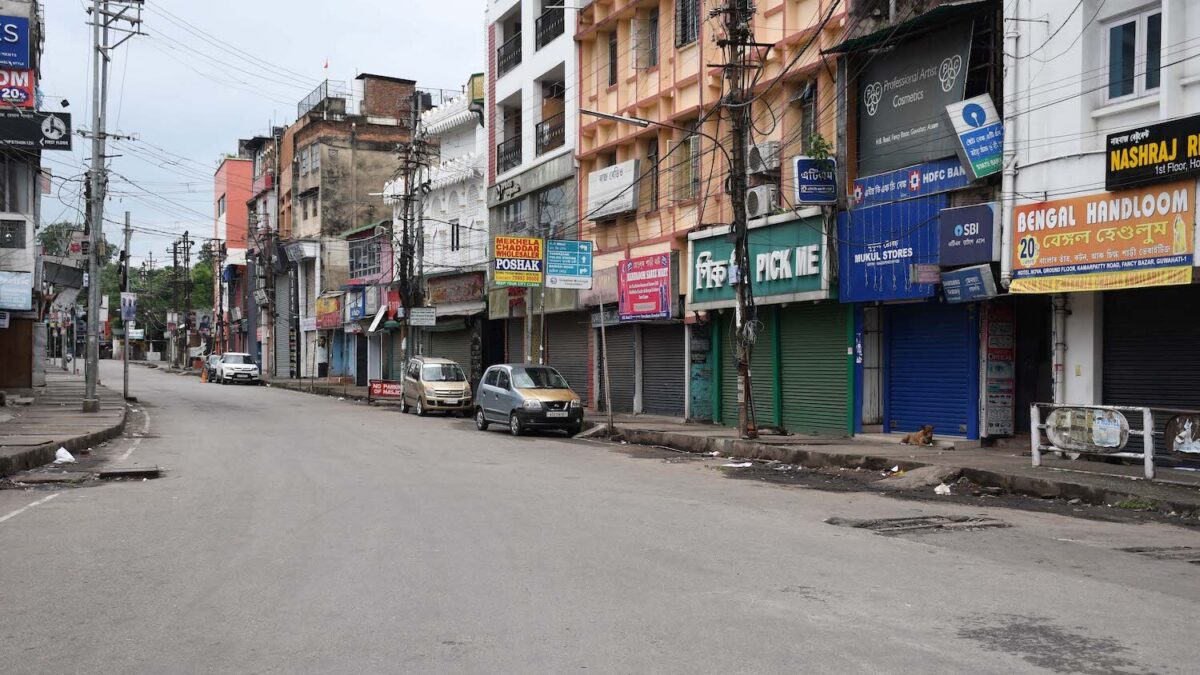 No, l’India non sta sconfiggendo il COVID senza il lockdown