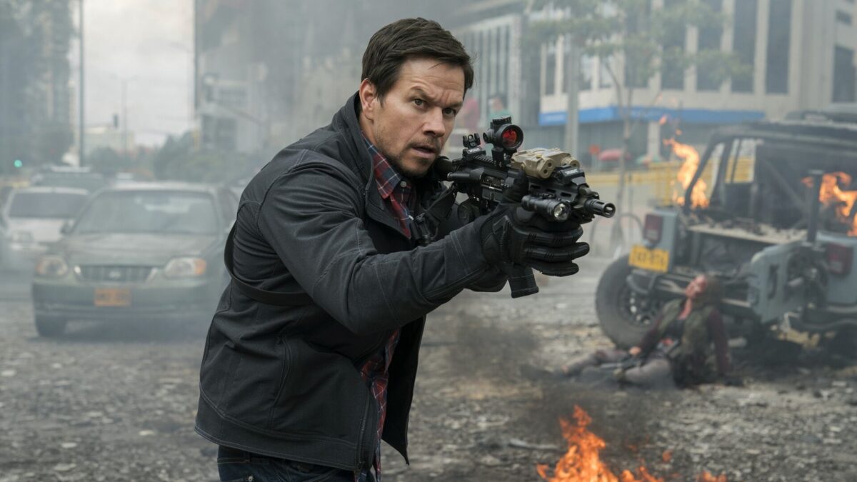 Infinite: trama ufficiale e poster dell’action fantascientifico con Mark Wahlberg