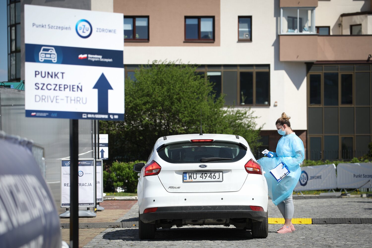 La Polonia lancia la lotteria dei vaccinati: in palio soldi e auto ibride