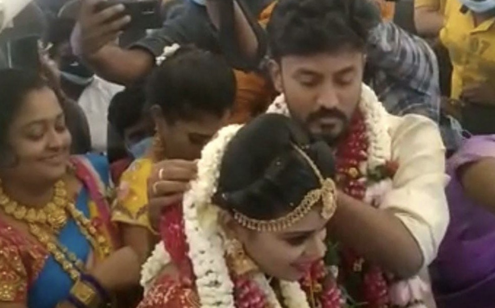 India, matrimonio ad alta quota con 160 persone per evitare le restrizioni anti-COVID