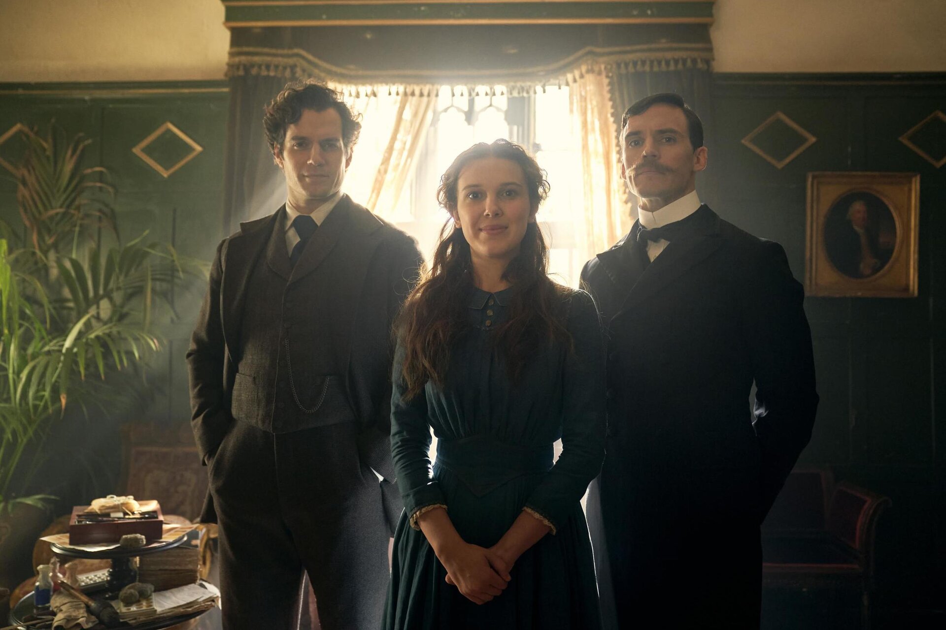 Millie Bobby Brown e Henry Cavill in Enola Holmes 2, è ufficiale