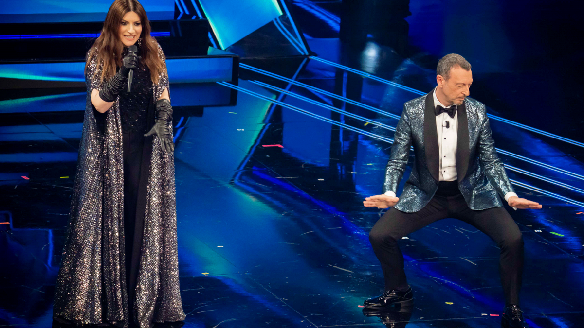 Sanremo 2022, chi ci sarà alla conduzione? Le ipotesi, tra smentite e possibili colpi di scena